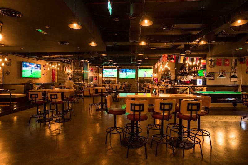 Brooklyn Bar, Dubai Restaurant Reviews, Bookings, Menus, Phone Number